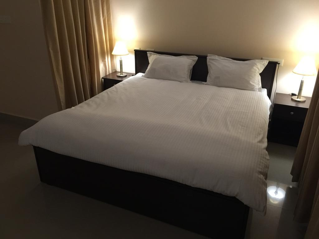 Jyothi Suites Tiruchirappalli エクステリア 写真