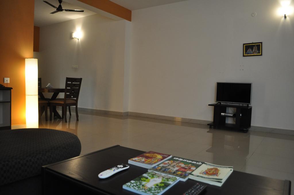 Jyothi Suites Tiruchirappalli エクステリア 写真